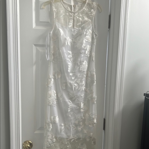Elegant Floral Sheer White Dress - Picture 4 of 4